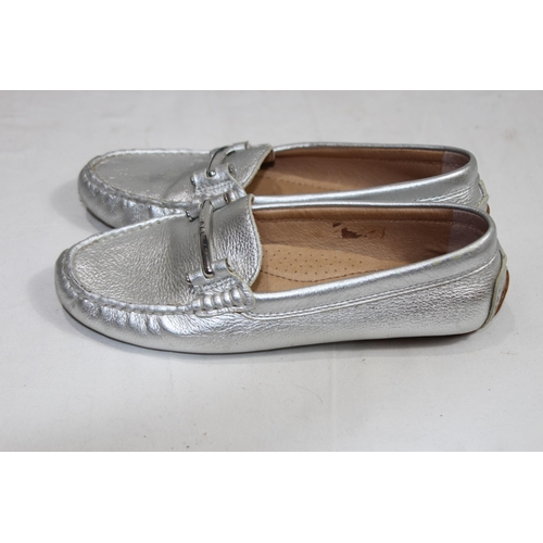 685 - RALPH LAUREN SILVER LOAFERS SIZE 3.5 IN BOX