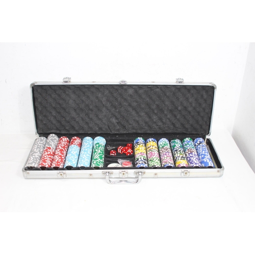 787 - LARGE CASED POKER SET
65 X 21CM