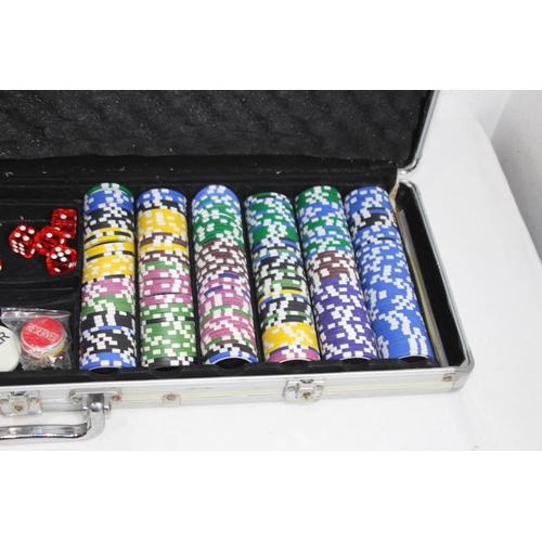 787 - LARGE CASED POKER SET
65 X 21CM