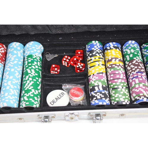 787 - LARGE CASED POKER SET
65 X 21CM