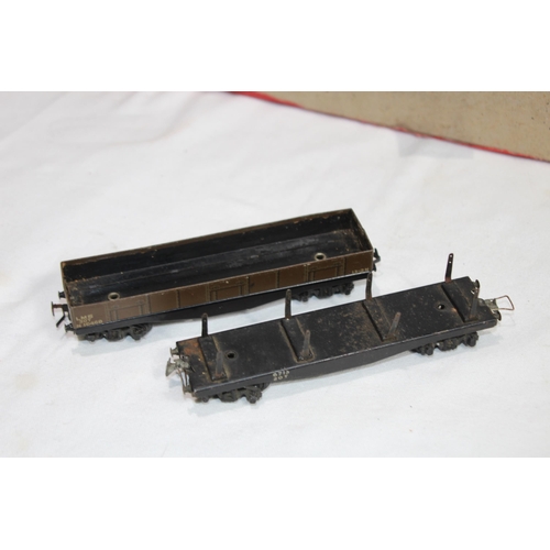 788 - LARGE QUANTITY OF VINTAGE TTR TRIX RAILWAY TRACK, LOCOMOTIVES AND ROLLING STOCK IN BOXES