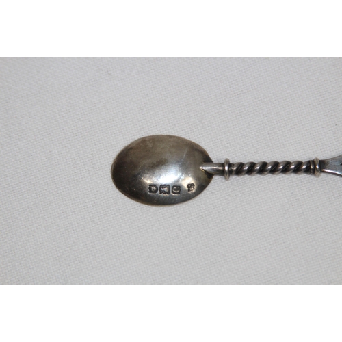 1169 - UNUSUAL ECCLESIASTICAL EDWARDIAN SILVER SPOON - LONDON 1904 - 17.2G