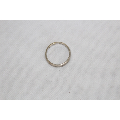 1207 - TRIPLE BANDED RING, 2 OF 9CT GOLD AND ONE OF SILVER - 1.96G - SIZE K 1/2