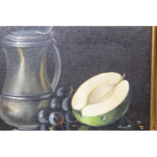 208 - PAIR OF STILL LIFE OIL ON CANVAS PAINTINGS IN GILT FRAMES 
36 X 31CM