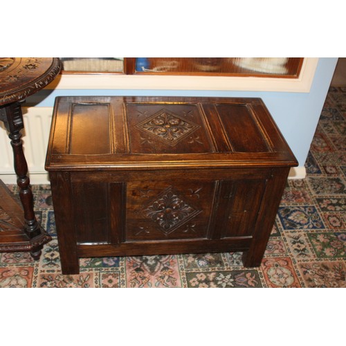 41A - CARVED OAK BLANKET BOX AND OAK CARVED SIDE TABLE 
70 X 54 X 76CM