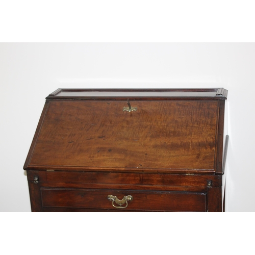 16 - ANTIQUE STUDENT BUREAU 
65 X 39 X 88CM