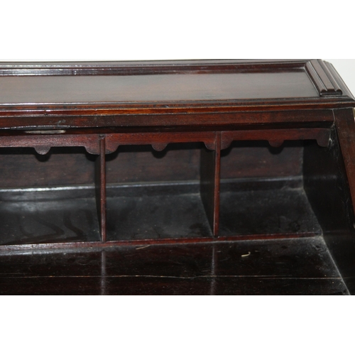 16 - ANTIQUE STUDENT BUREAU 
65 X 39 X 88CM