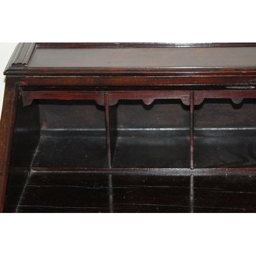 16 - ANTIQUE STUDENT BUREAU 
65 X 39 X 88CM