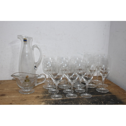 277 - QUANTITY OF GLASSWARE
