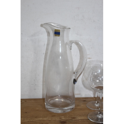 277 - QUANTITY OF GLASSWARE