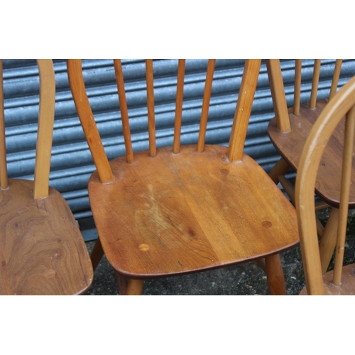 34 - SET OF FIVE BLONDE ERCOL WINDSOR BACK DINING CHAIRS 
40 X 38 X 83CM