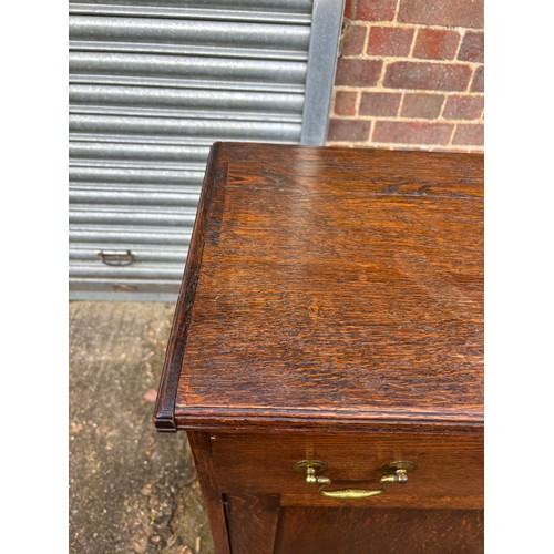 47 - VINTAGE SIDEBOARD 
117 X 36 X 93CM