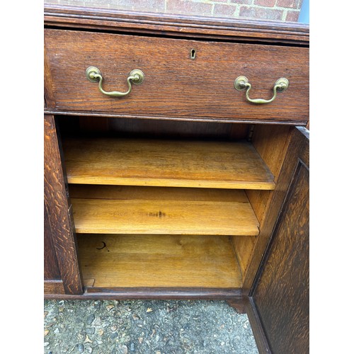 47 - VINTAGE SIDEBOARD 
117 X 36 X 93CM