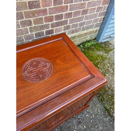 50 - ORIENTAL CAMPHOR WOOD CHEST
103 X 53 X 62CM