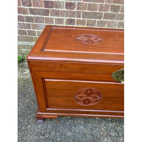 50 - ORIENTAL CAMPHOR WOOD CHEST
103 X 53 X 62CM