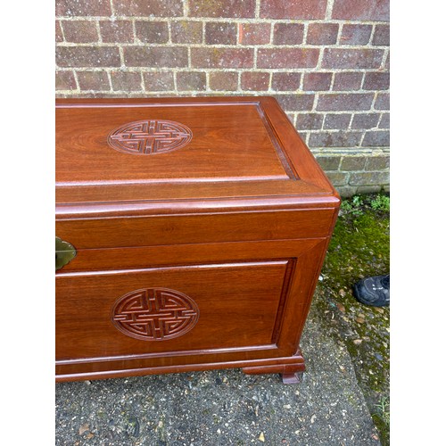 50 - ORIENTAL CAMPHOR WOOD CHEST
103 X 53 X 62CM