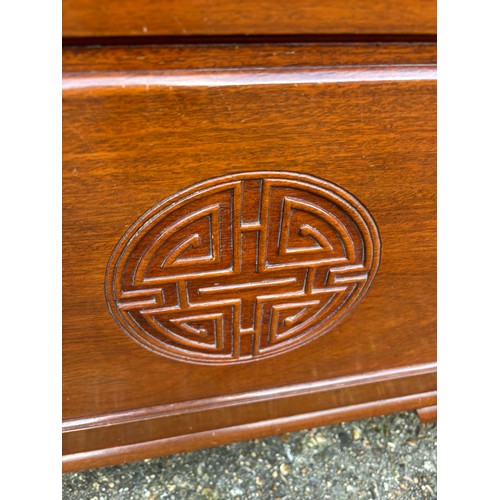 50 - ORIENTAL CAMPHOR WOOD CHEST
103 X 53 X 62CM