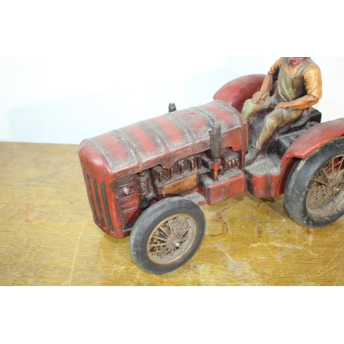 595 - TRACTOR MODEL
50 X 28 X 38CM