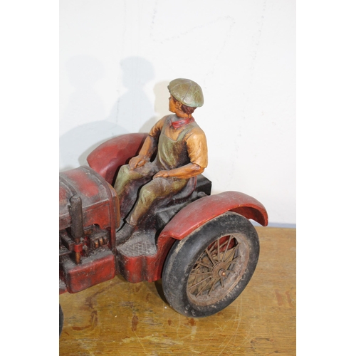 595 - TRACTOR MODEL
50 X 28 X 38CM