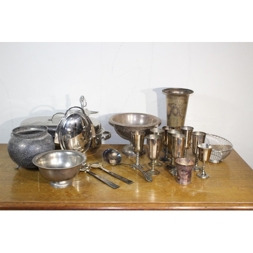 608 - QUANTITY OF METALWARE