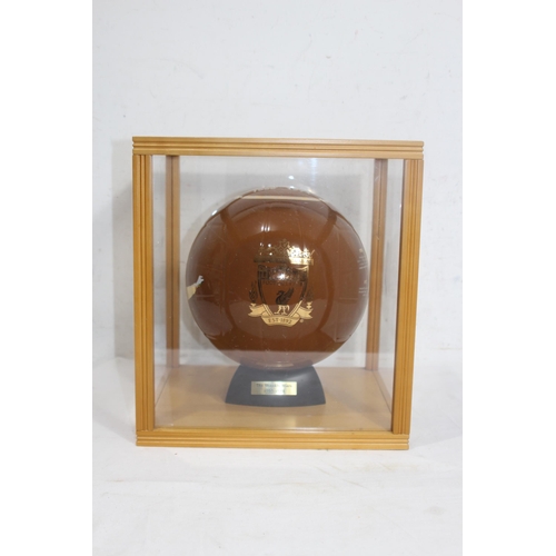 890 - BOXED AND IN DISPLAY CASE BILL SHANKLEY BALL
26 X 30 X 33CM