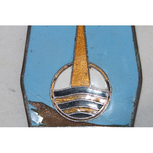 892 - VINTAGE ENAMEL IRAQ PETROLEUM MOTOR CLUB METAL CAR BADGE