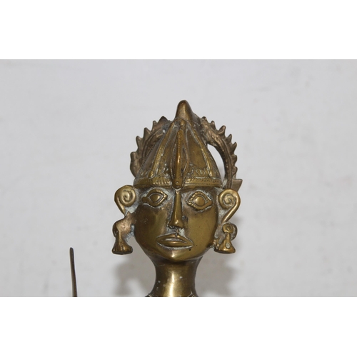 896 - ANTIQUE HEAVY BRASS FIGURE POSSIBLY INDIAN OR MIDDLE EASTERN OF A WARRIOR
37CM