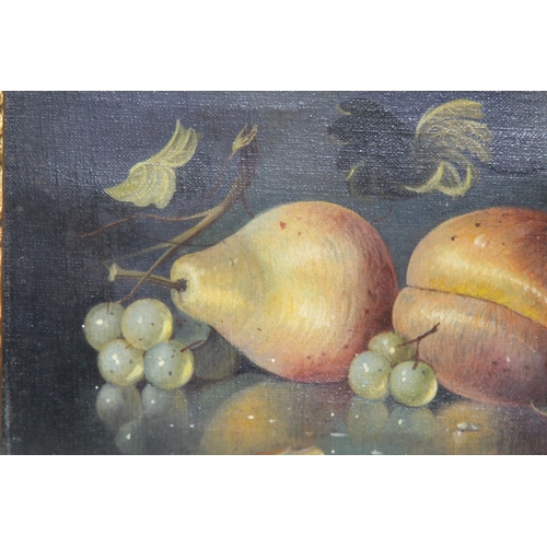 108 - VINTAGE STILL LIFE OIL ON CANVAS IN A GILT FRAME
33 X 38CM