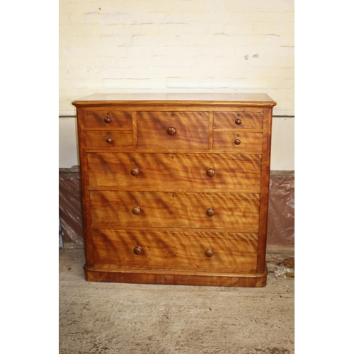 10 - EDWARDIAN WALNUT CHEST OF DRAWERS  5/3
117 X 55 X 118CM