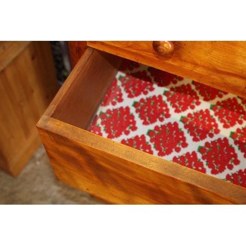 10 - EDWARDIAN WALNUT CHEST OF DRAWERS  5/3
117 X 55 X 118CM