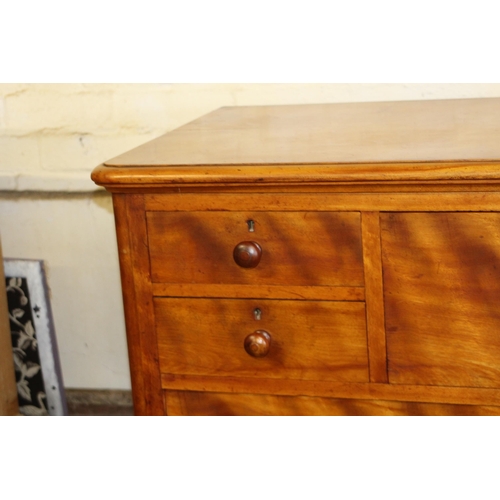 10 - EDWARDIAN WALNUT CHEST OF DRAWERS  5/3
117 X 55 X 118CM