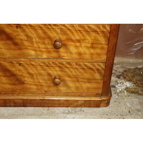 10 - EDWARDIAN WALNUT CHEST OF DRAWERS  5/3
117 X 55 X 118CM