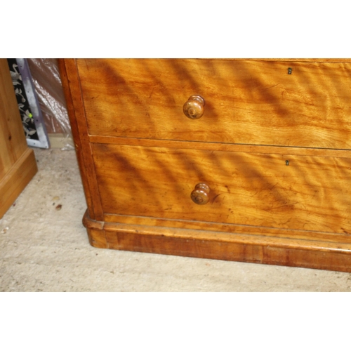10 - EDWARDIAN WALNUT CHEST OF DRAWERS  5/3
117 X 55 X 118CM