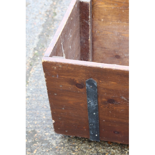 44 - LARGE PINE GARDEN PLANTER
70 X 60 X 60CM