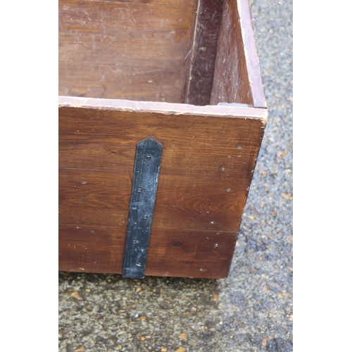 44 - LARGE PINE GARDEN PLANTER
70 X 60 X 60CM