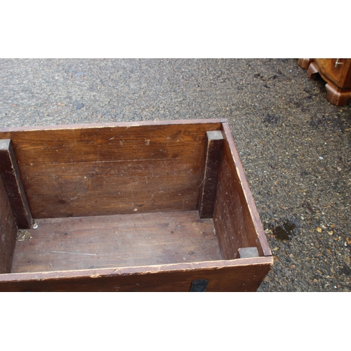 44 - LARGE PINE GARDEN PLANTER
70 X 60 X 60CM
