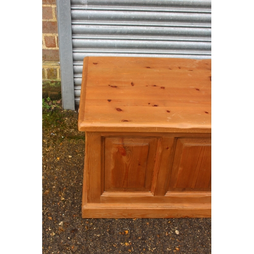 58 - NATURAL PINE BLANKET BOX
90 X 50 X 50CM