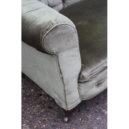 34 - VINTAGE GREEN FABRIC CHESTERFIELD SOFA 
170 X 80 X 67CM