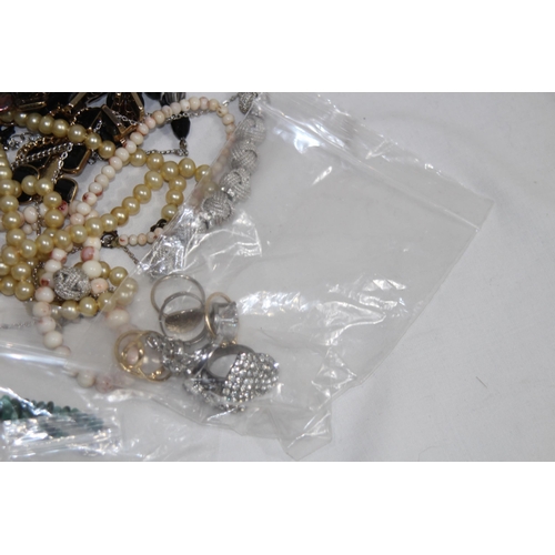 385 - QUANTITY OF COSTUME JEWELLERY