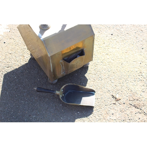 311 - BRASS COAL BIN WITH SHOVEL
28 X 41 X 32CM