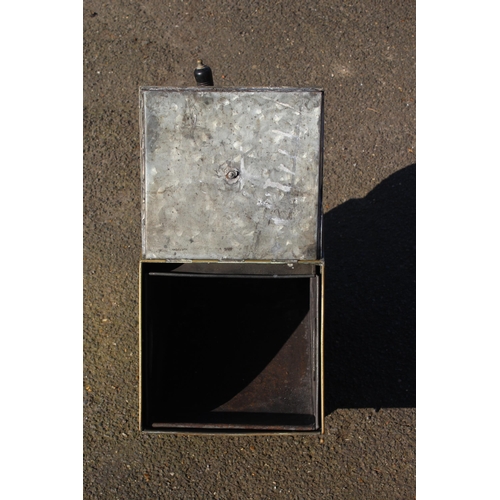 311 - BRASS COAL BIN WITH SHOVEL
28 X 41 X 32CM
