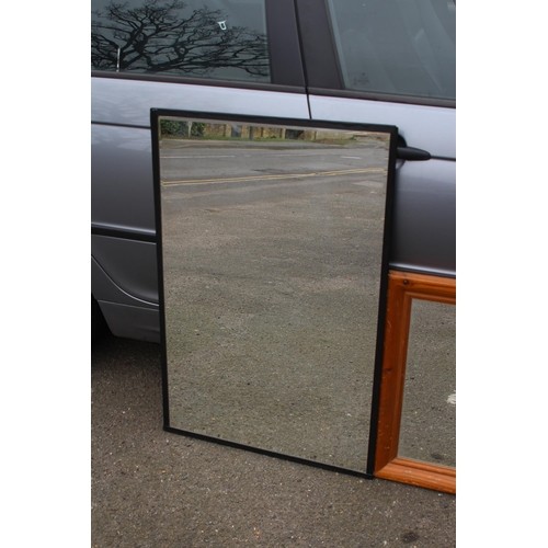68 - QUANTITY OF MIRRORS
60 X 90CM
