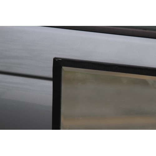 68 - QUANTITY OF MIRRORS
60 X 90CM