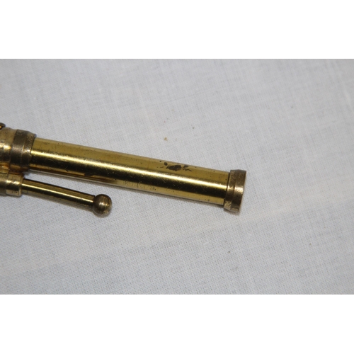 549 - QUANTITY OF VINTAGE TABLE & POCKET LIGHTERS INC ONE FROM HARRODS