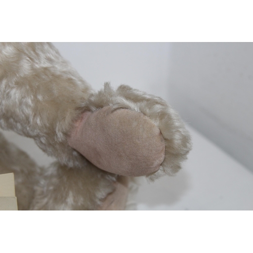 649 - BARFIDEL TEDDY BEAR
40CM