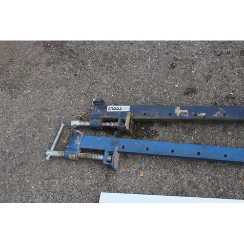 63 - QUANTITY OF SASH CLAMPS