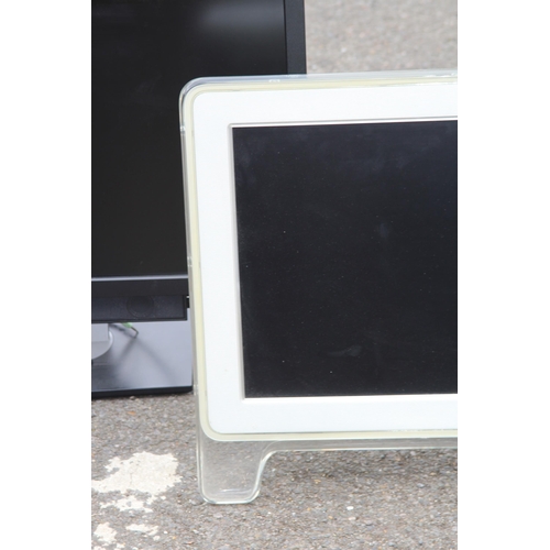 611 - VINTAGE APPLE AND DELL MONITORS