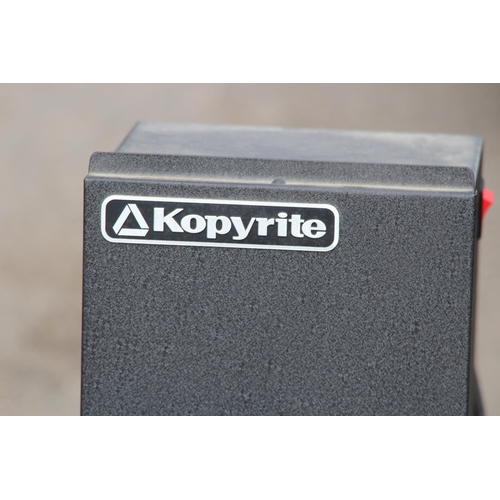 599 - 3 X VINTAGE PROJECTORS - KOPYRITE, PRINZ MAGNON AND KODAD BROWNIE 8MM