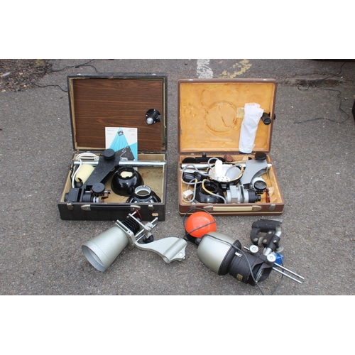 600 - QUANTITY OF VINTAGE PHOTOGRAPHIC EQUIPMENT ETC
