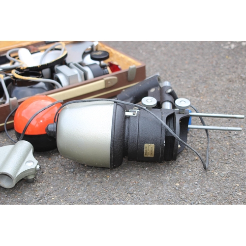 600 - QUANTITY OF VINTAGE PHOTOGRAPHIC EQUIPMENT ETC